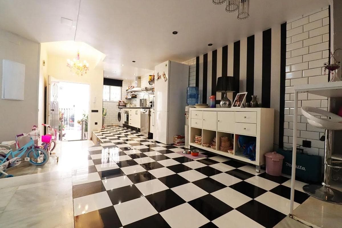 Sale of townhouse in Urbanización Los Naranjos de Marbella , Marbella photo 5