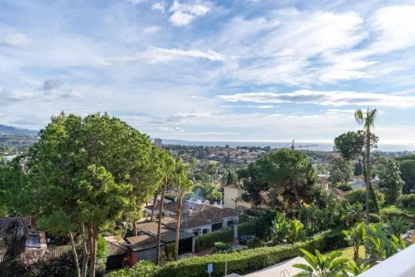 Duplex en venta en Barrio Las Brisas, Marbella photo 1