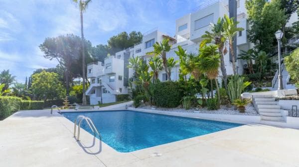 Duplex en venta en AV CALDERON DE LA BARCA-NVA, 26, Marbella thumbnail 2