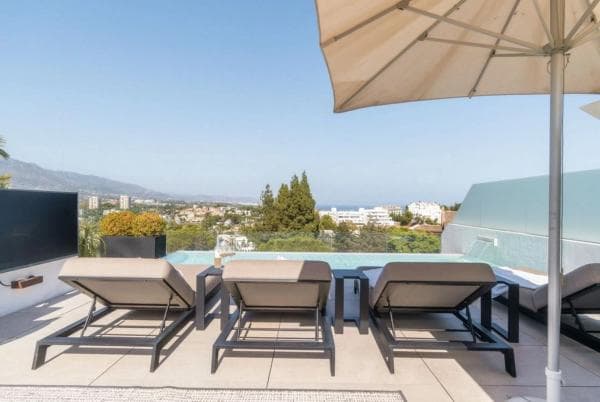 Chalet adosado en venta en Calle Real , Marbella photo 1
