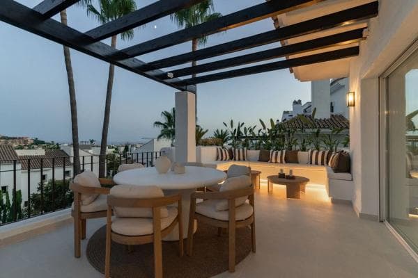 Duplex en venta en Calle Alcazar 16-D, Marbella thumbnail 2