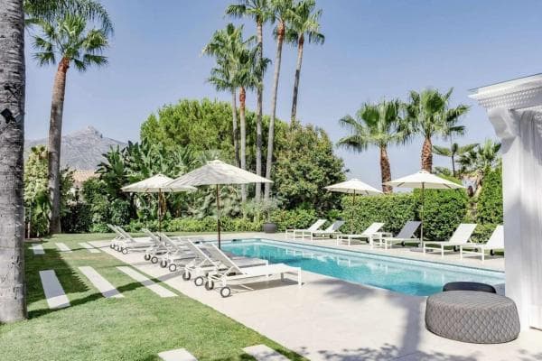 Chalet independiente en venta en Avenida Generalife, Marbella
photo 1