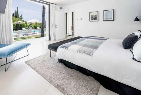 Chalet independiente en venta en Avenida Generalife, Marbella
thumbnail 2