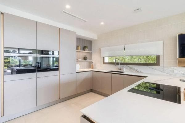 Terraced house for sale at Calle Real , Marbella thumbnail 2