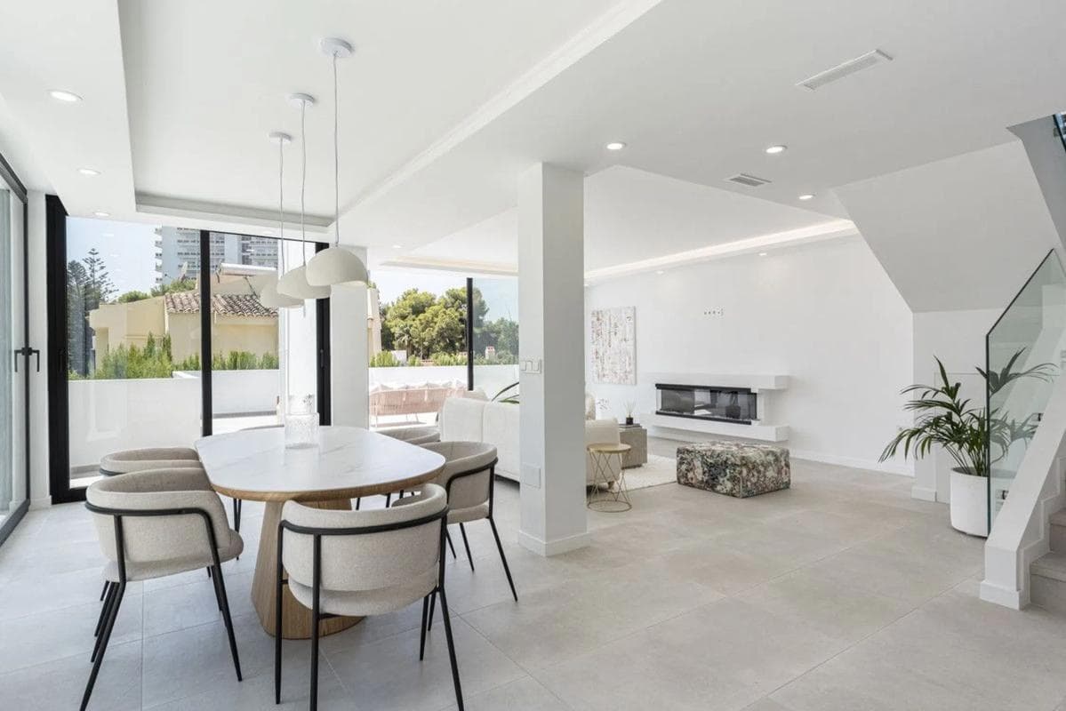 Venta de chalet independiente en Pasaje Miguel Mihura, Marbella
photo 4