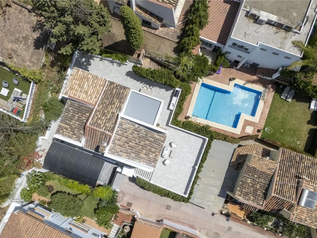 Venta de chalet independiente en Pasaje Miguel Mihura, Marbella
photo 5