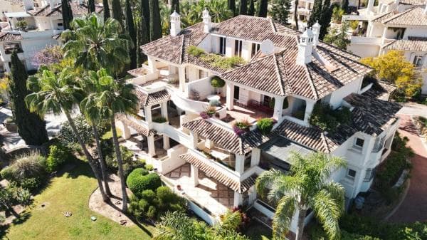 Duplex en venta en Avenida del Prado, Marbella photo 1