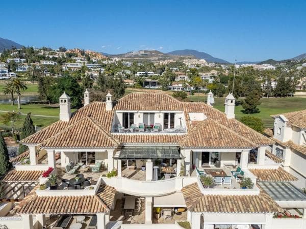 Duplex en venta en Avenida del Prado, Marbella thumbnail 2