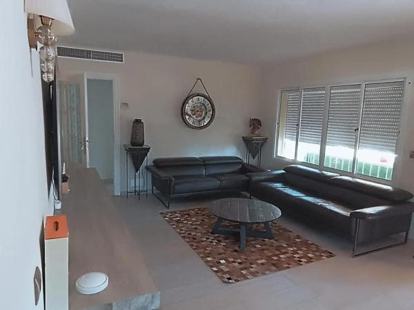 Chalet independiente en venta en Avenida Gustavo Adolfo Becquer, Marbella
photo 1