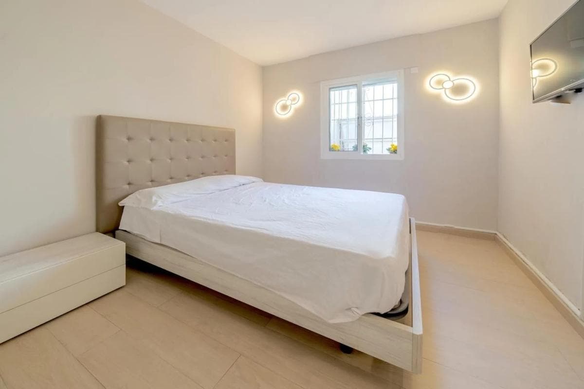 Venta de chalet independiente en Avenida Gustavo Adolfo Becquer, Marbella
photo 3