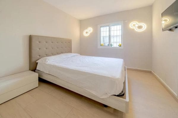 Chalet independiente en venta en Avenida Gustavo Adolfo Becquer, Marbella
thumbnail 2
