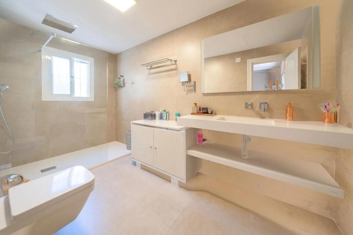 Venta de chalet independiente en Avenida Gustavo Adolfo Becquer, Marbella
photo 5