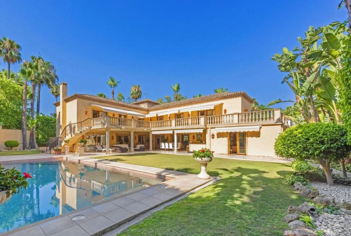 Venta de chalet independiente en Urbanizacion N Andalucia 25D, Marbella
photo 2