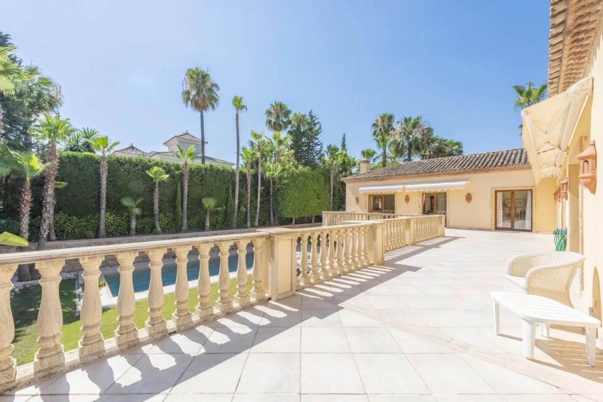 Venta de chalet independiente en Barrio Las Brisas, Marbella
photo 2