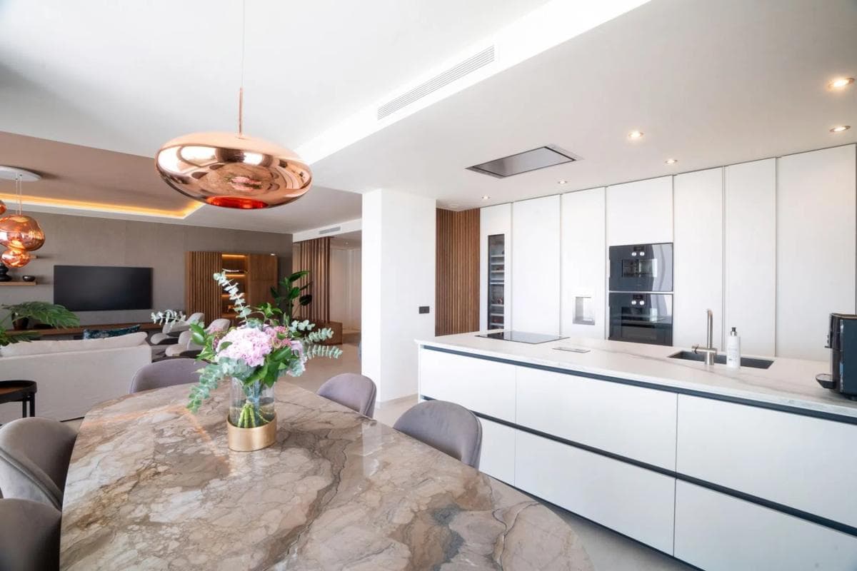 Venta de piso en Barrio Los Naranjos, Marbella
photo 2
