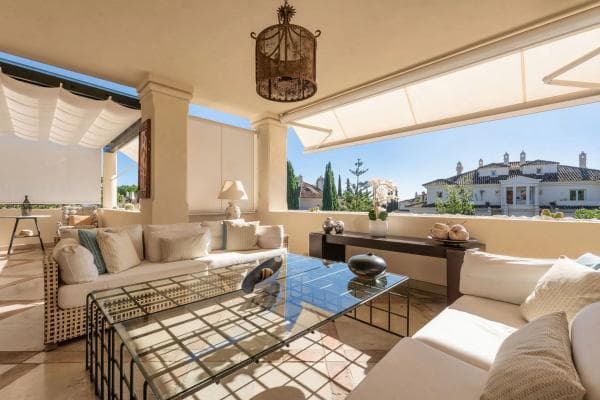 Mieszkanie na sprzedaż w Barrio Los Naranjos, Marbella photo 1