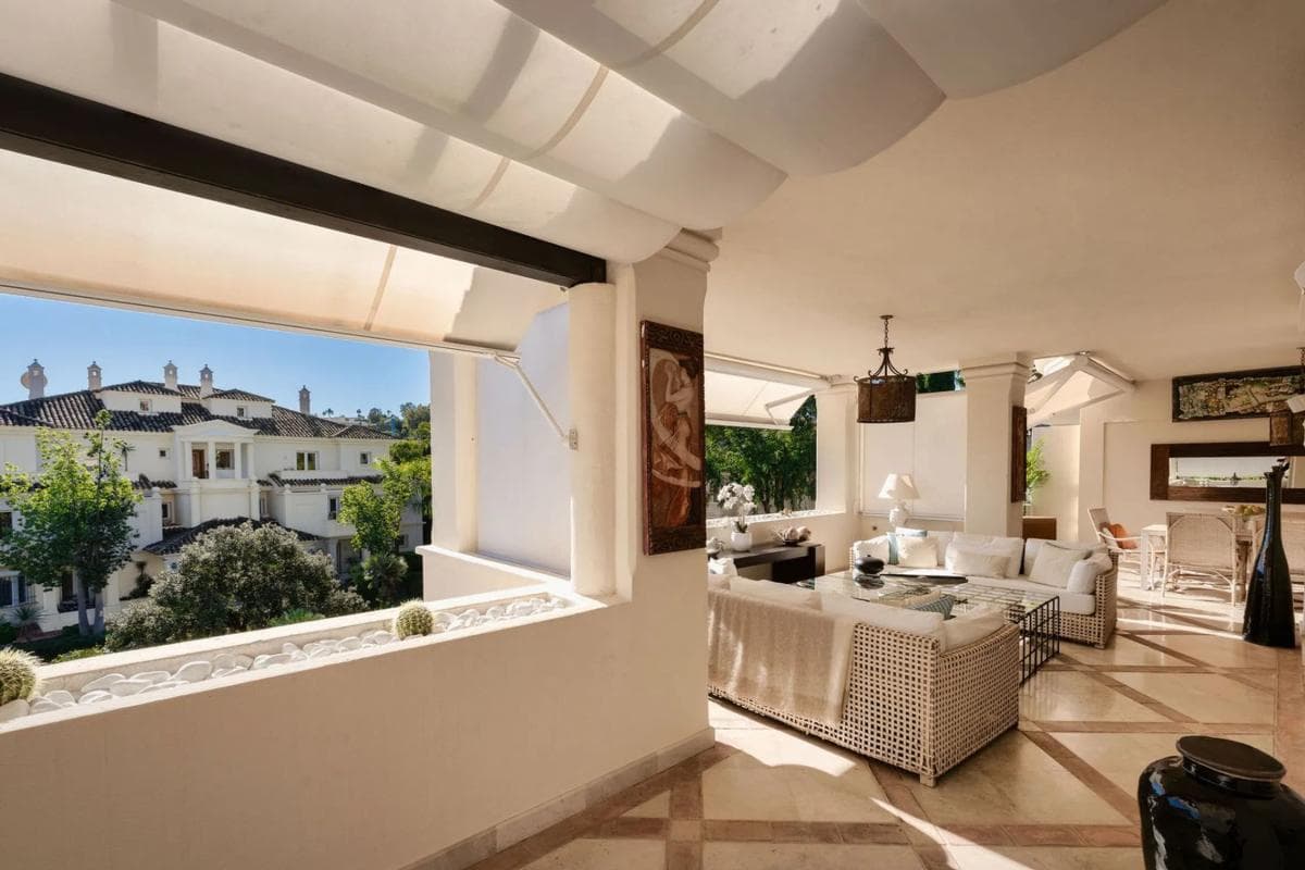 Sprzedaż mieszkania w Barrio Los Naranjos, Marbella
photo 3