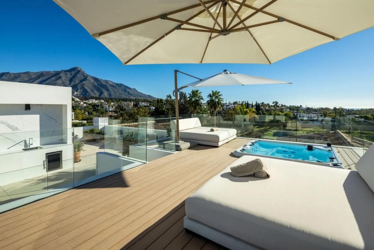 Sprzedaż niezależnego domku jednorodzinnego w Urbanizacion N Andalucia 5H, Marbella photo 4