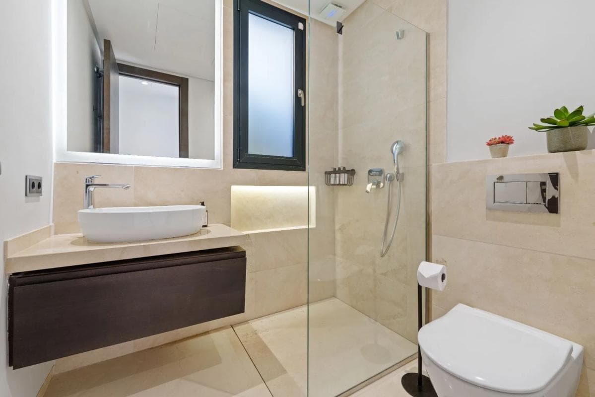 Sale of independent chalet in Urbanización N Andalucía 5f, Marbella
photo 2