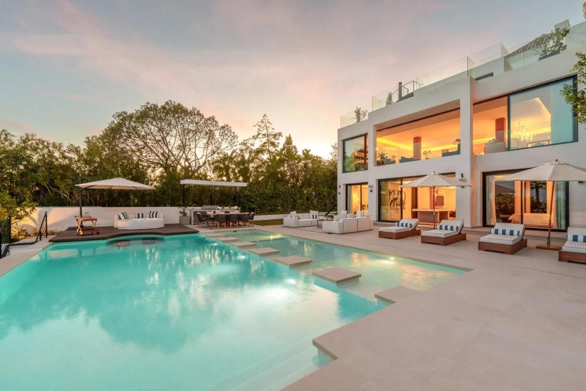 Sale of independent chalet in Urbanizacion N Andalucia 1F, Marbella
photo 3