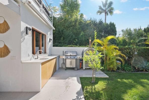 Chalet adosado en venta en Calle Tucán , Marbella thumbnail 2