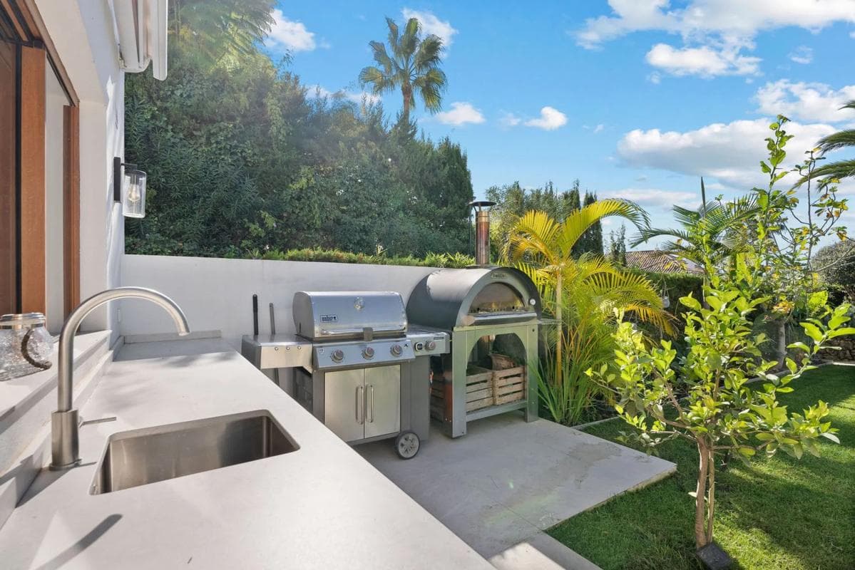 Venta de chalet adosado en Calle Tucán , Marbella photo 4