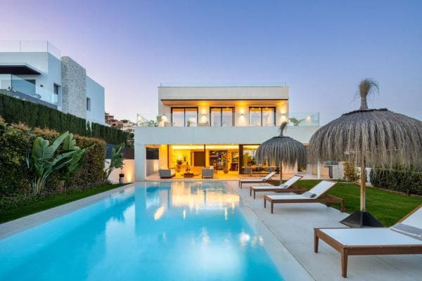 Chalet independiente en venta en Urbanizacion N Andalucia 2G, 54 B, Marbella
photo 1