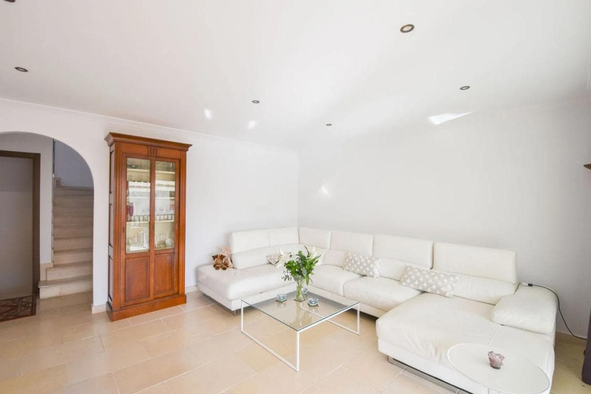 Sale of townhouse in Barrio Los Naranjos , Marbella photo 2