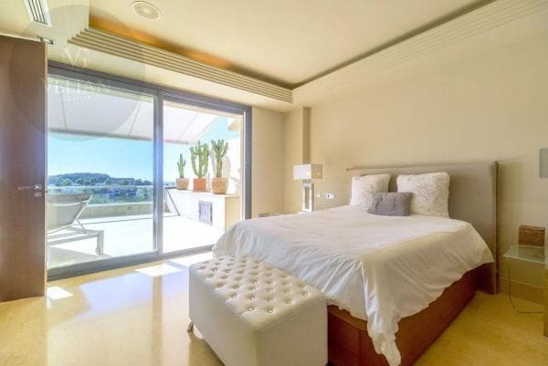 Apartment for sale in Nueva andalucia, Marbella thumbnail 1