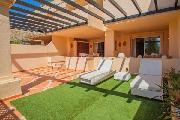 Apartment for sale in Calle Osa Mayor, Marbella photo 1