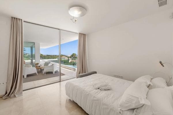 Chalet independiente en venta en Calle Osa Menor 2G, Marbella
thumbnail 2