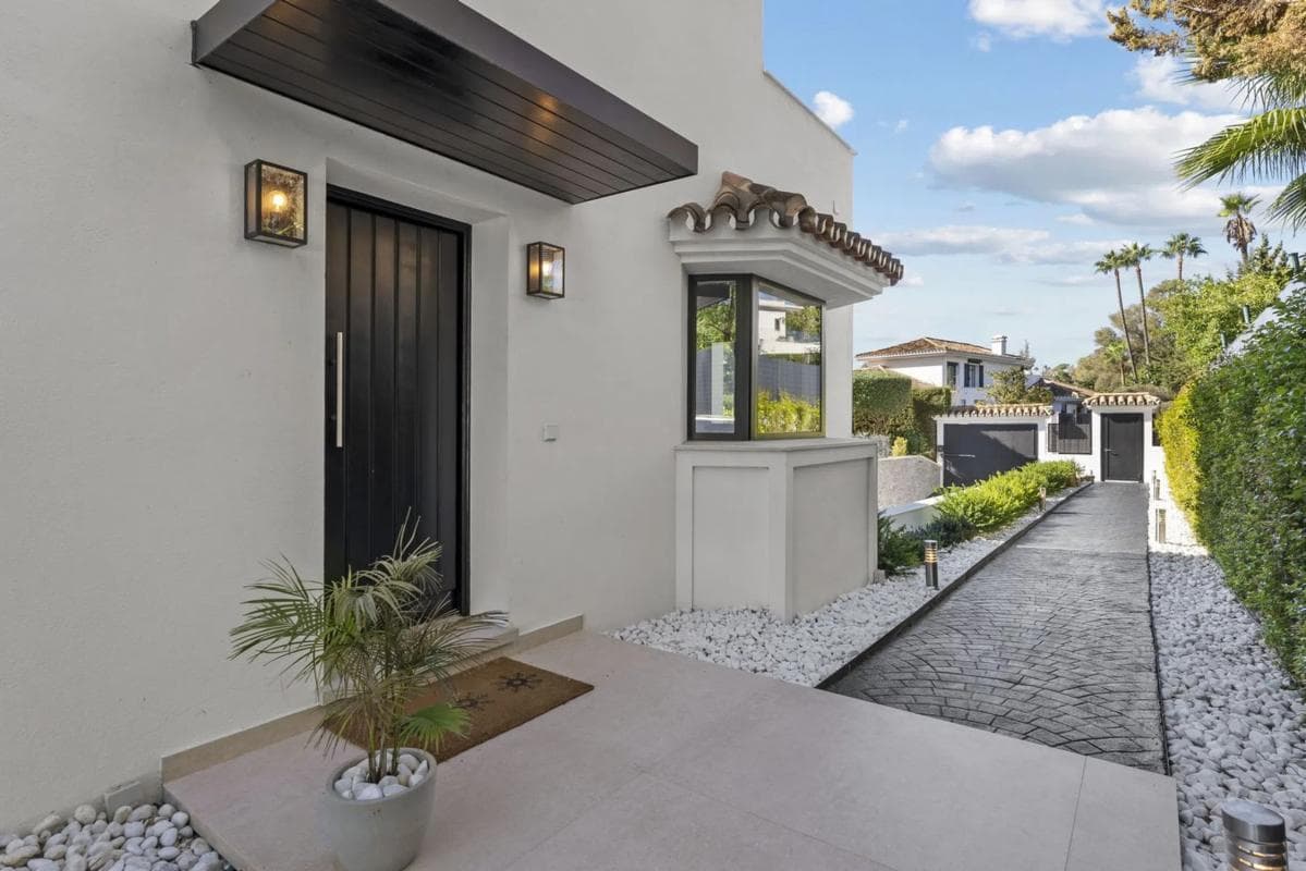 Sale of independent chalet in Barrio Los Naranjos, Marbella
photo 5