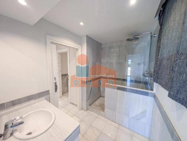 Chalet independiente en venta en Calle Sirio, Marbella
thumbnail 1
