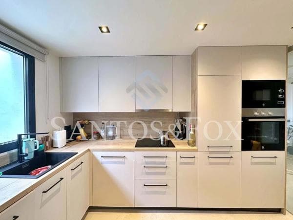 Apartment for sale in Barrio Los Naranjos, Marbella thumbnail 2