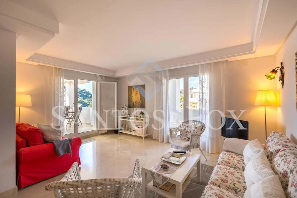 Sale of apartment in Barrio Los Naranjos, Marbella
photo 2