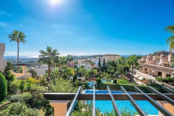 Piso en venta en Calle Pléyades, Marbella
photo 1
