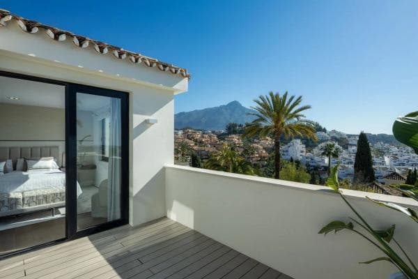 Chalet independiente en venta en Calle Pléyades, Marbella
thumbnail 1