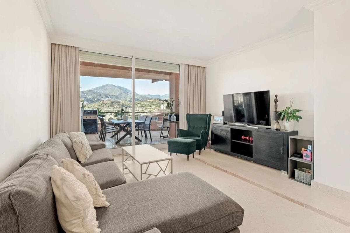Sale of apartment in Avenida Calderón de la Barca, Marbella
photo 3