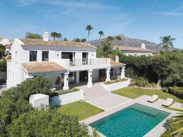 Chalet independiente en venta en Barrio Los Naranjos, Marbella
thumbnail 1