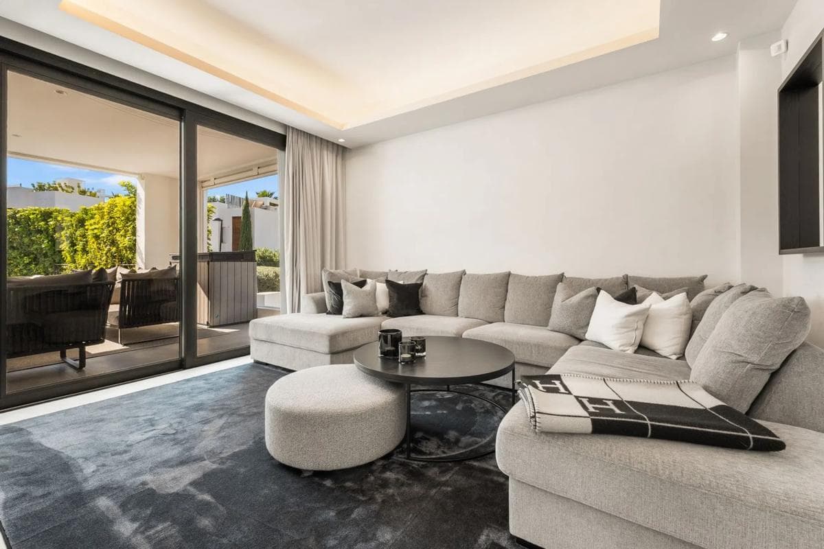 Venta de chalet independiente en Calle Haza del Conde, Marbella
photo 3