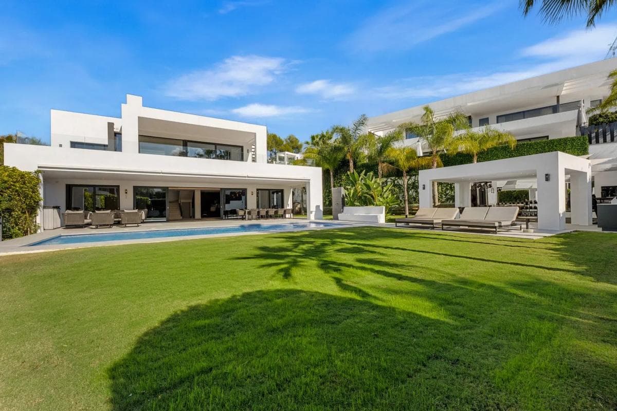Venta de chalet independiente en Calle Haza del Conde, Marbella
photo 4