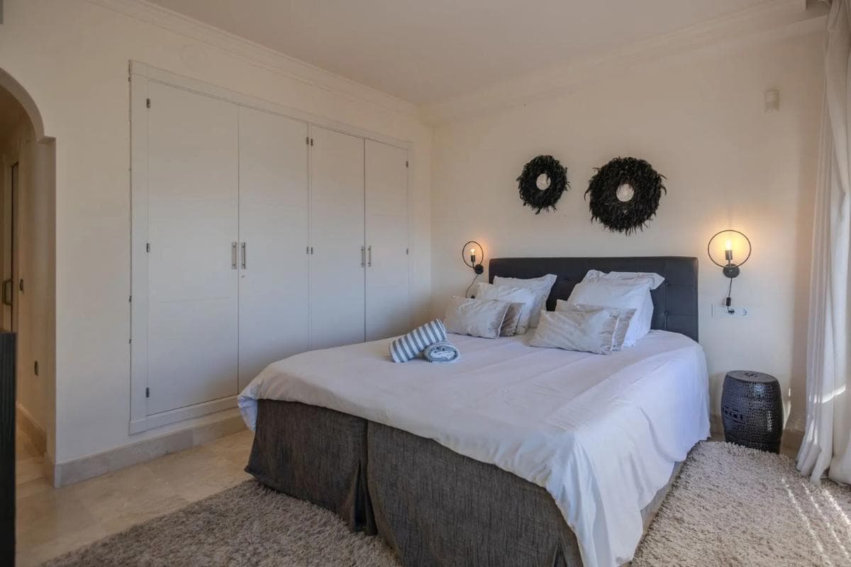 Sale of apartment in Barrio Los Naranjos, Marbella
photo 3