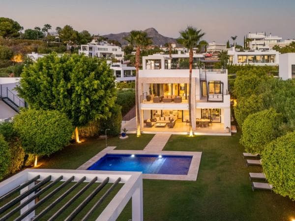 Chalet independiente en venta en Calle Casiopea 5F, 29 -37, Marbella
thumbnail 1