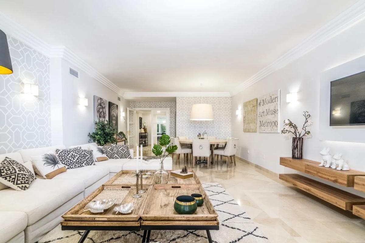 Sale of apartment in Calle Pléyades, 35, Marbella
photo 2