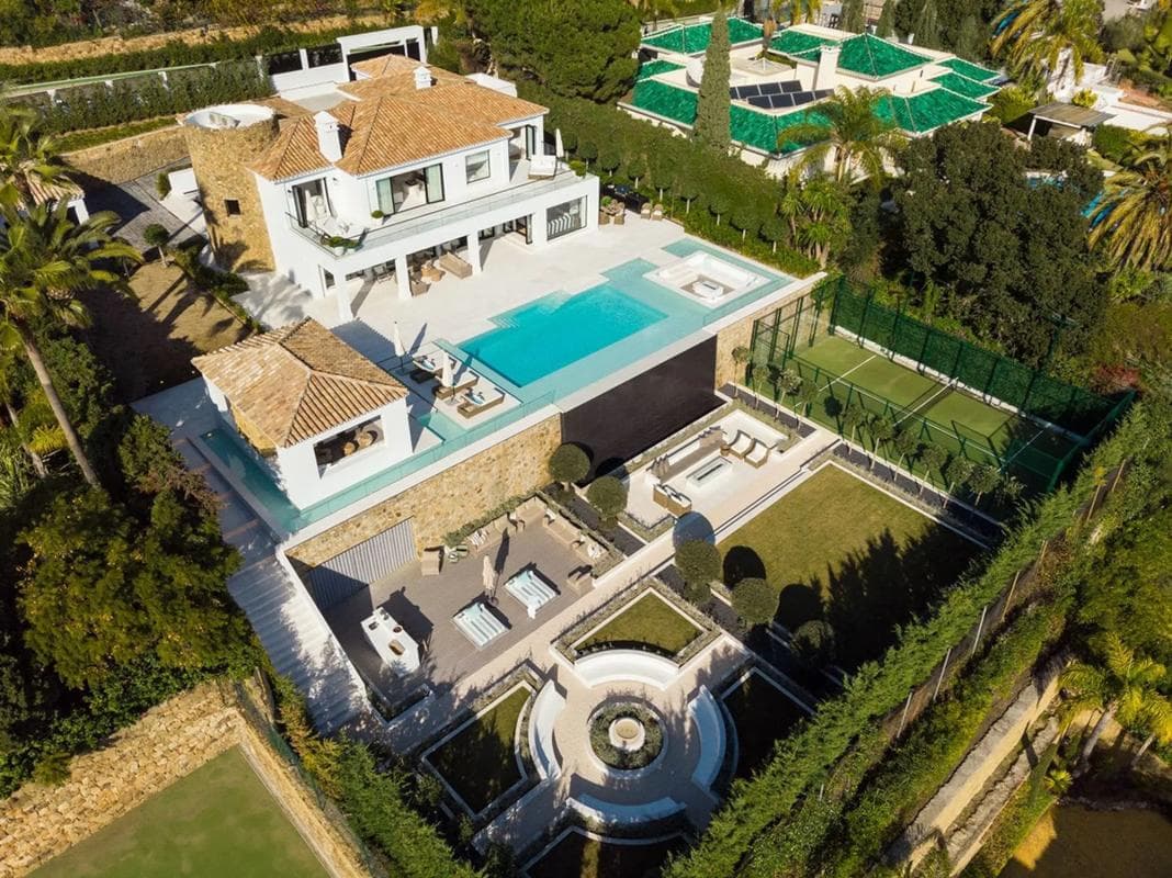 Venta de chalet independiente en Calle Osa Mayor, Marbella
photo 2