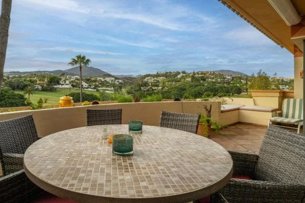 Duplex en venta en Barrio Los Naranjos, Marbella photo 1