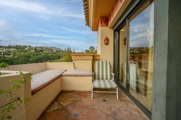 Duplex en venta en Barrio Los Naranjos, Marbella thumbnail 2