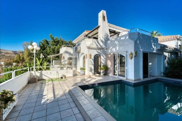 Chalet independiente en venta en Barrio Los Naranjos, Marbella
thumbnail 2