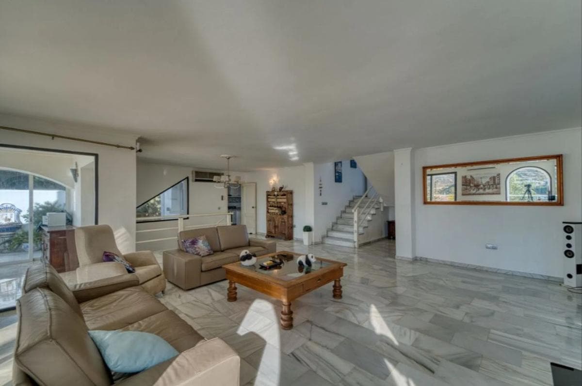 Venta de chalet independiente en Barrio Los Naranjos, Marbella
photo 4
