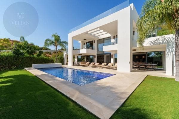Chalet independiente en venta en Nueva andalucia, Marbella
photo 1